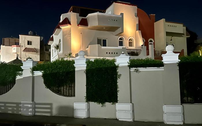 Apt with private pool and garden