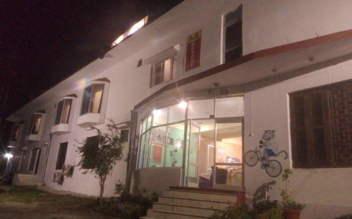 Goroomgo A.R. Resort Uttarakhand