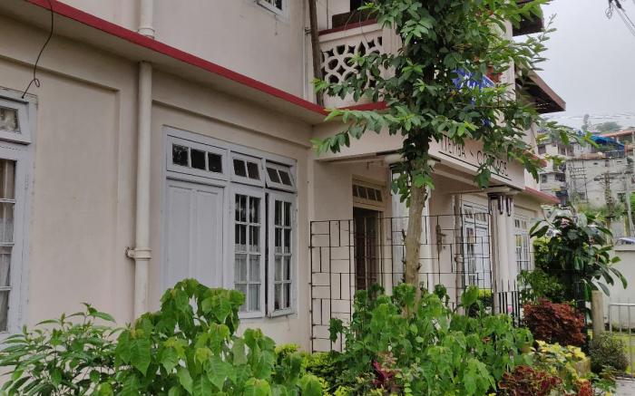Deki Lodge