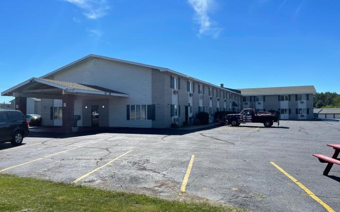 Hotel Iron Mountain Inn & Suites