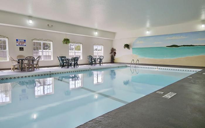 Hotel Iron Mountain Inn & Suites