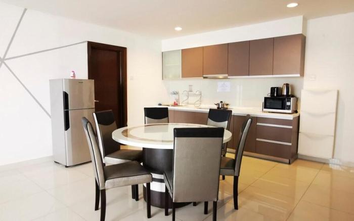 Stylish Skyline KL High Floor Apt _Sky pool
