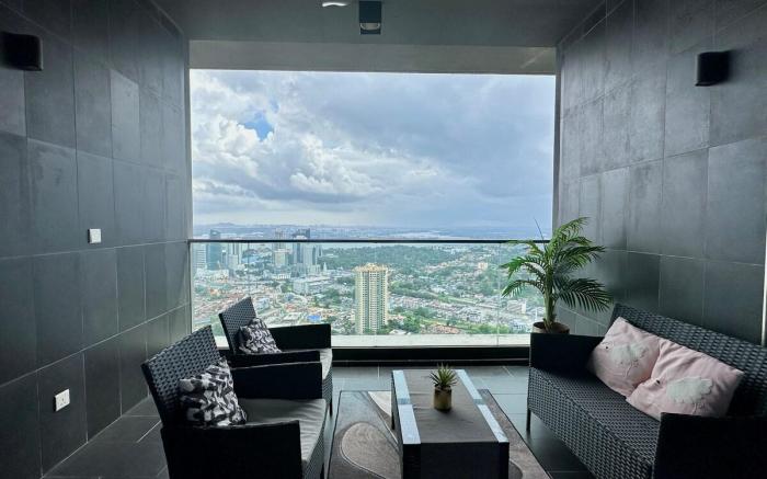 Sky 88 | Unique • Cityview | Near CIQ | 3B3B