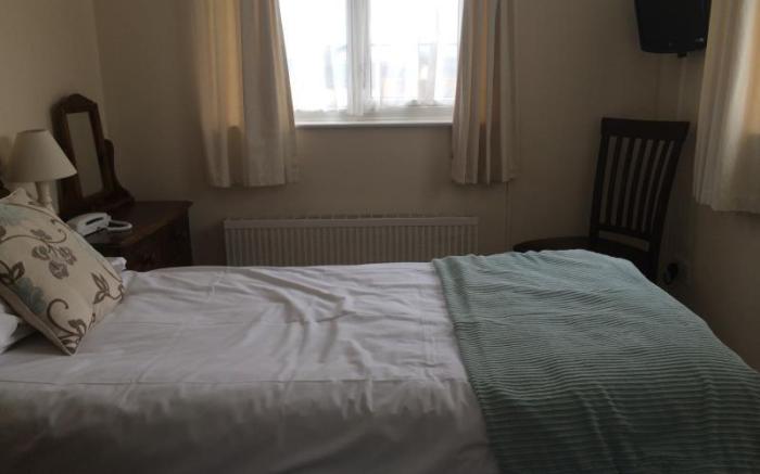 Mullions Guest House