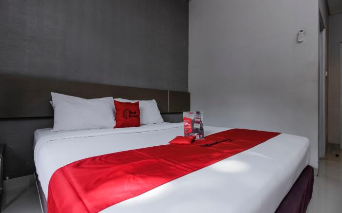 RedDoorz near Goa Sunyaragi