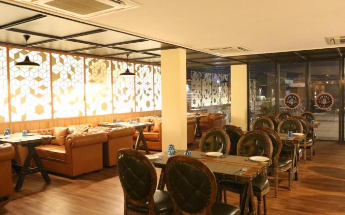 HOTEL V