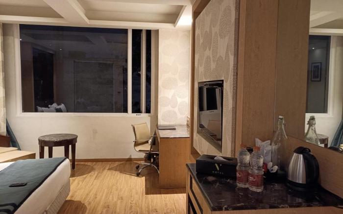 HOTEL V