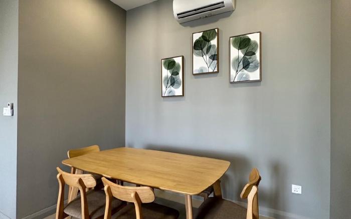 Rare 4 bedder apartment (12 pax) opp legoland