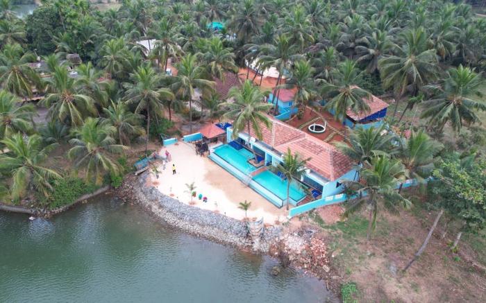 Blue Lagoon Homestay