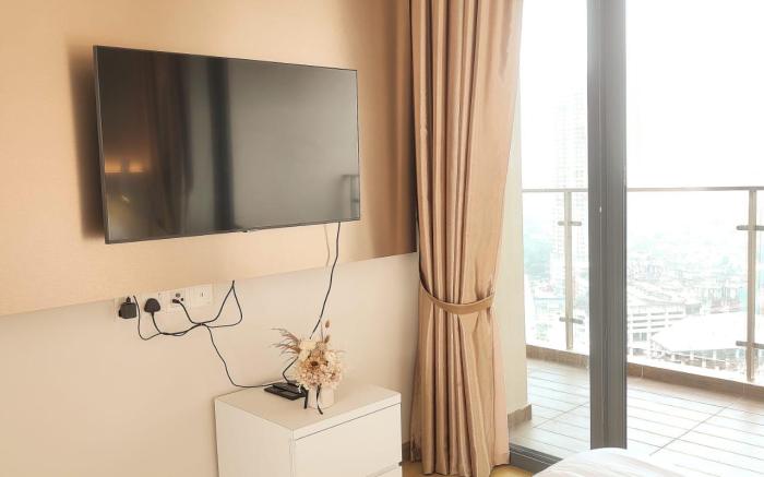 Luxury Sea View Suite, 3 Rooms, 2 Bathrooms, Suitable for Families of 5-10, Jinhaiwan @ Danga Bay