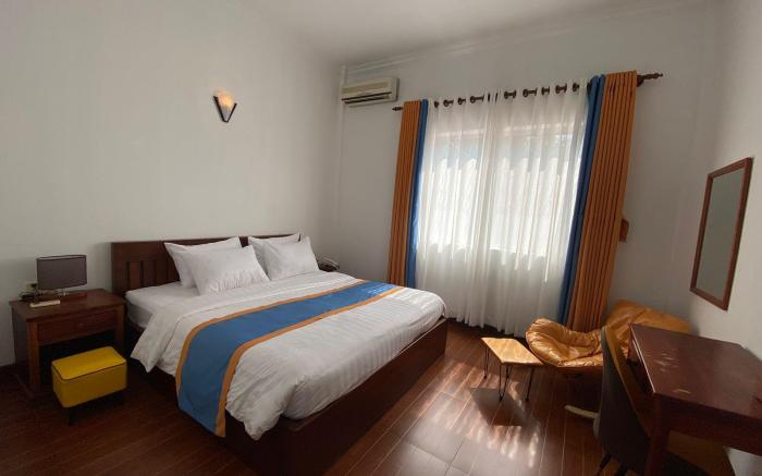 Maha Kali Hotel 