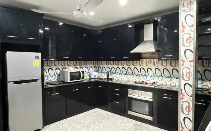Wst 3 km,jomtien golden POOL villa,4BR