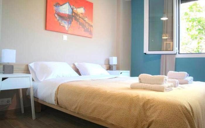 Chic and Minimal apartment close to Thissio Metro