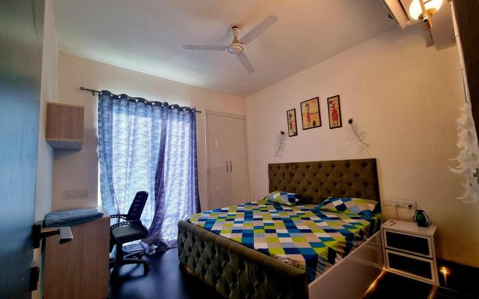 Vistara Apartment in Noida 168 with all your needs