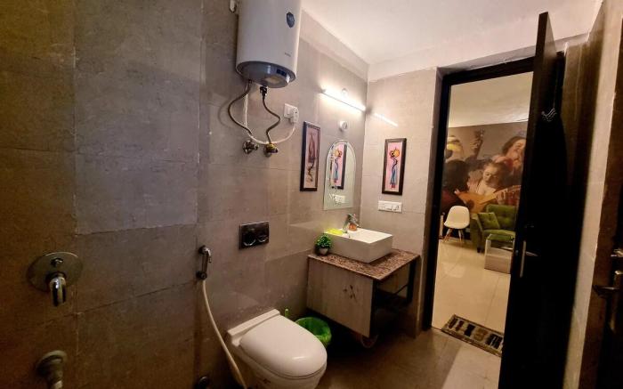 Vistara Apartment in Noida 168 with all your needs
