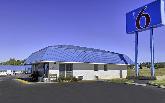 Motel 6 Sullivan, MO