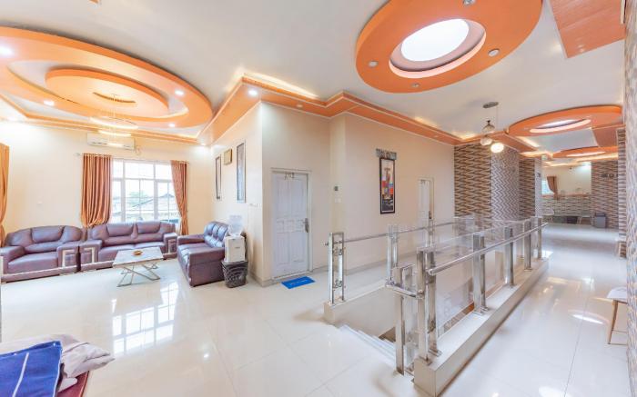 Urbanview Hotel Rifal Home Tegal