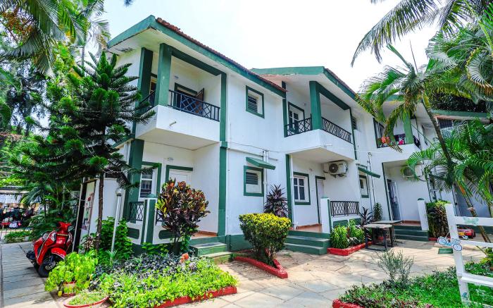 FabHotel Waves Of The Sea Board - Nr. Calangute Beach