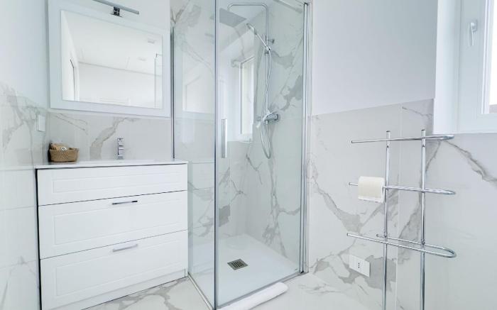 Seafront Modern Farmont Flamingo Suite