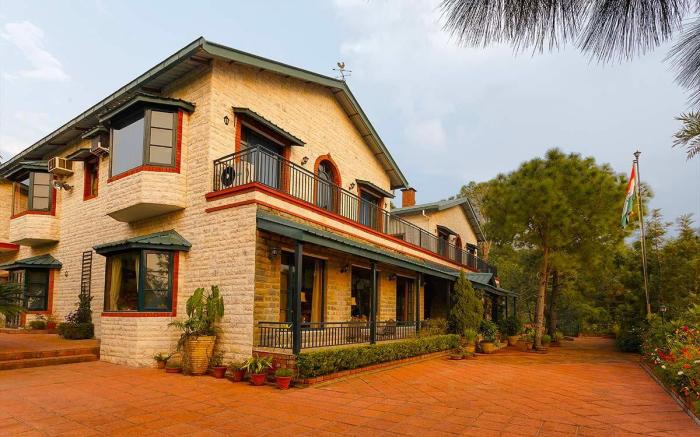 Mistair 5BR Private Villa Cook & Staff, Pool Table