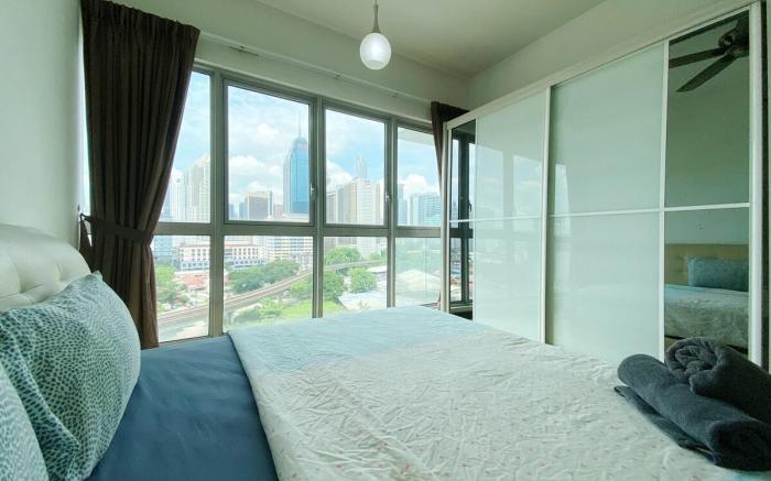 Dreamy KLCC View 2BR Balcony @RegaliaSuites