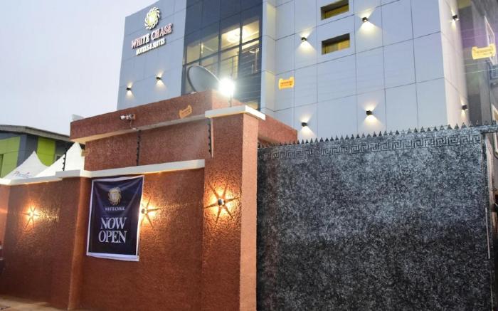 White Chase Hotel and Suites