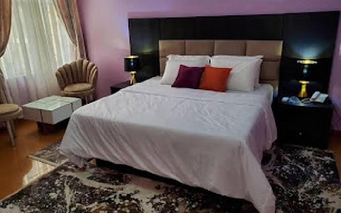 Royale Crown Villa