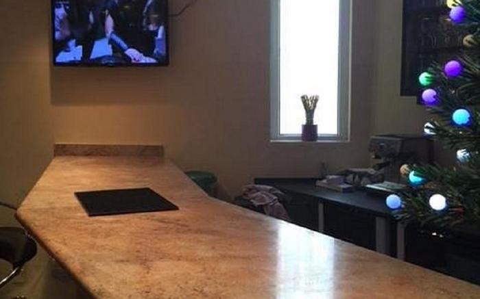 Fort Ross Hotel & Events Centre