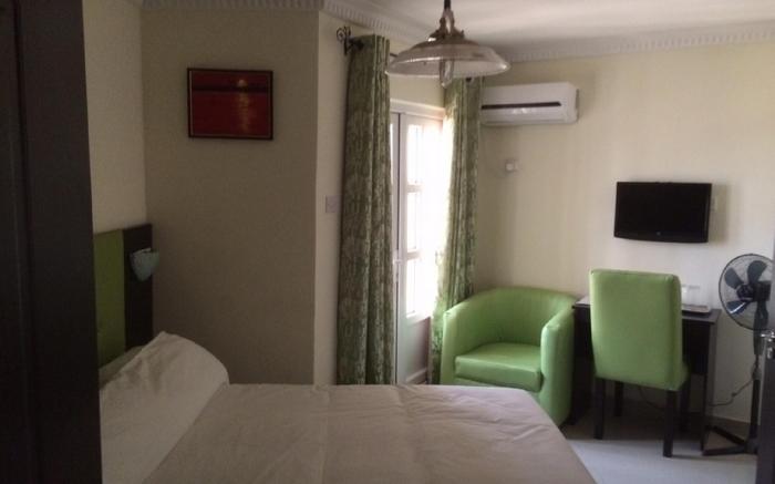 Fort Ross Hotel & Events Centre