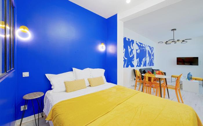 Modern Large  Studio Apartment for 3