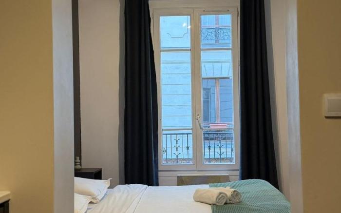 Large Modern Studio close to the Eiffel Tower