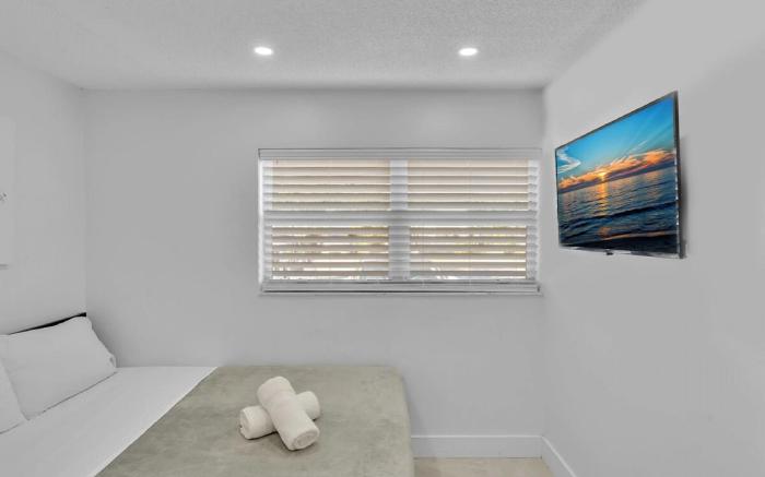 NEW 2 Bedroom @ Hollywood Beach and Hard Rock LB1