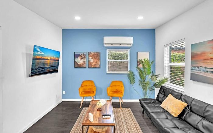 Hollywood 2 Bdrm Beach Vacation & Hard Rock SC02