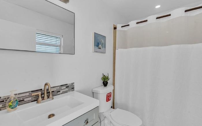 Large 2 Bed Studio Close to Beach & Hard Rock HA03