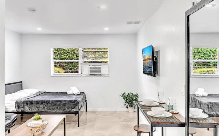 Hollywood Beach Boutique Vacation Studio LB4
