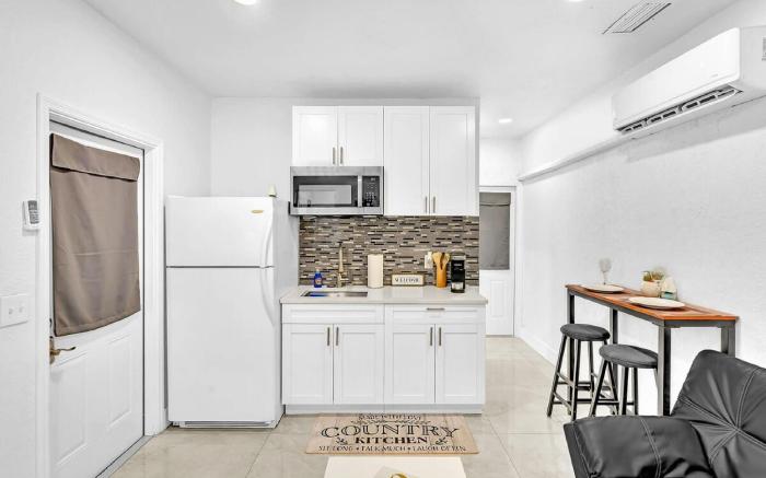 Boutique One Bdrm Close to Aventura Mall & Beach