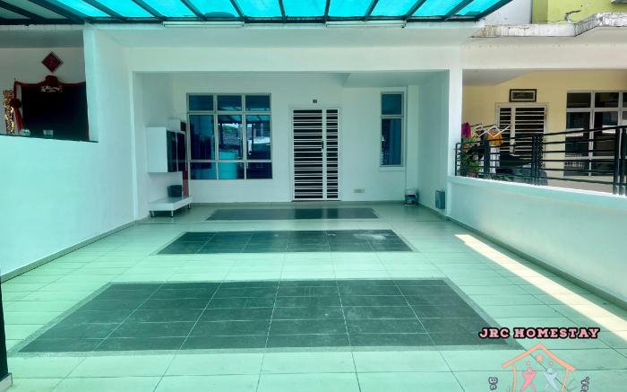 JRC Homestay - SA629 Seri Austin