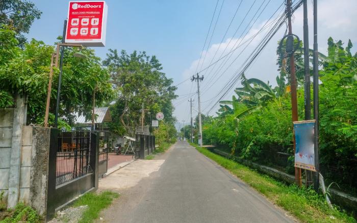 RedDoorz @ Homestay Joglo Ibu Prambanan Yogyakarta