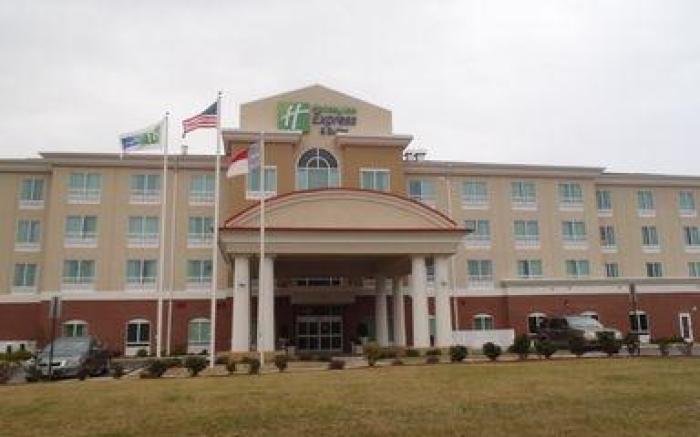 Holiday Inn Express Hotel & Suites Goldsboro - Base Area By IHG