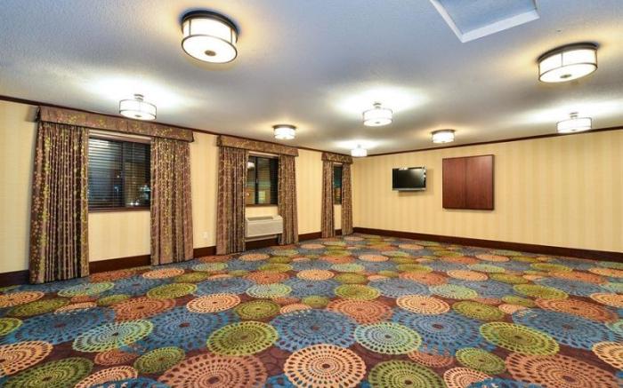 Holiday Inn Express Portland SE - Clackamas Area By IHG