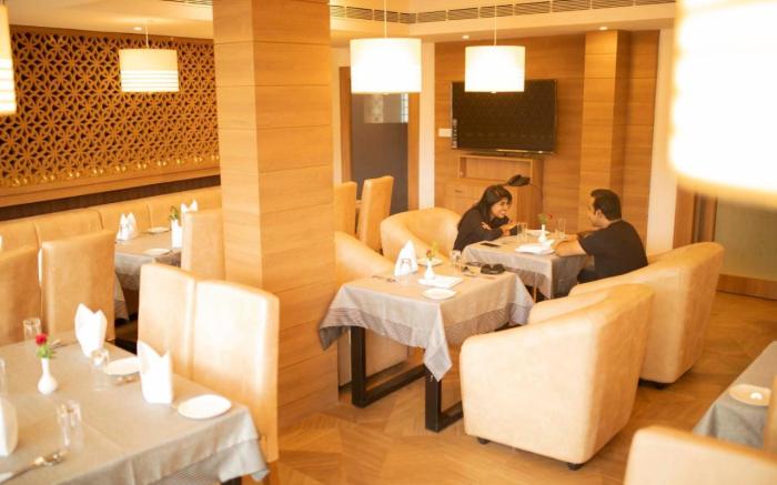 HOTEL SAVITHRI