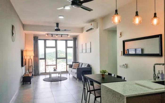 Cozy 3BR [2-8pax] 65"TV near MidValley/Pavilion 2