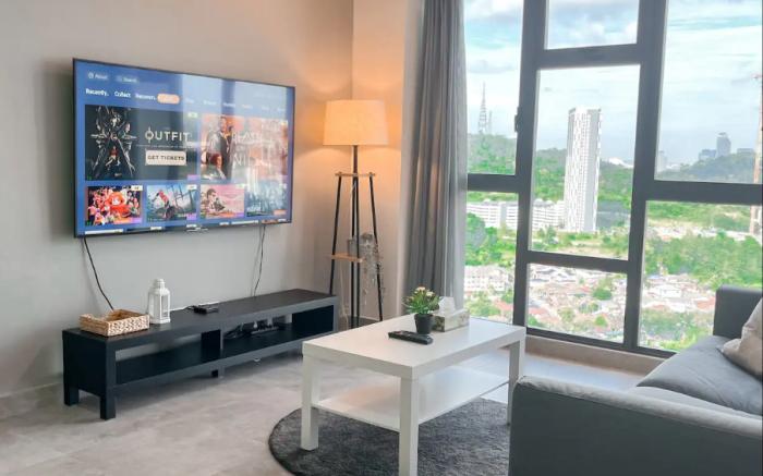 Cozy 3BR [2-8pax] 65"TV near MidValley/Pavilion 2