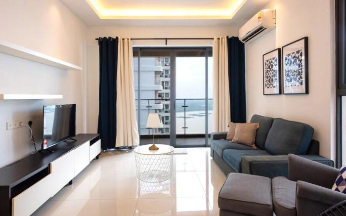Comfy 3BR Apt in Danga Bay, FREE Parking, Sea View