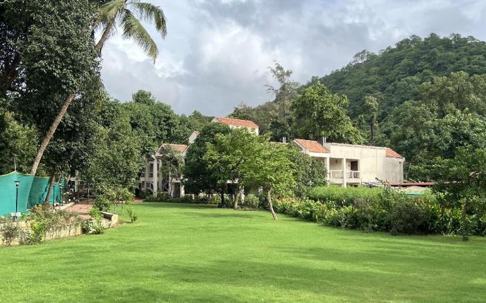 Avhyay Resort