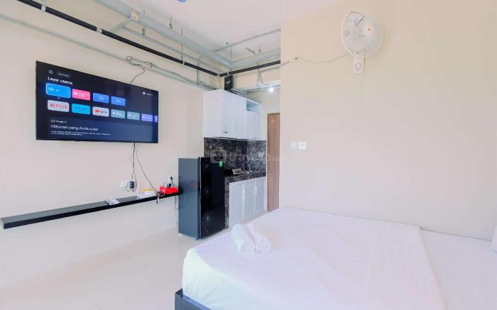 Homey Restful Studio Royal Sentul Park By Travelio