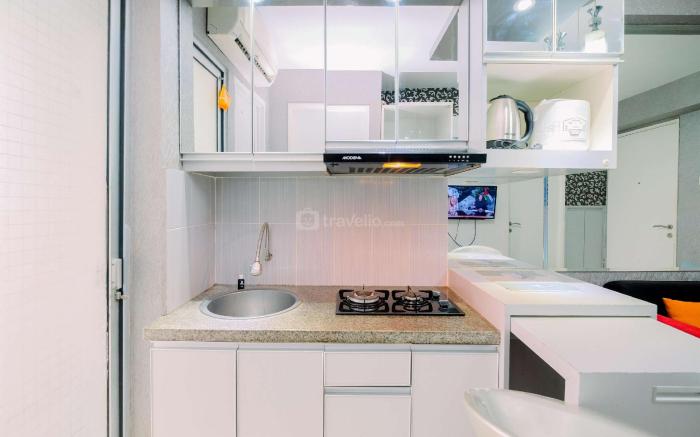 ComfyStrategic 2BR at Bassura City By Travelio