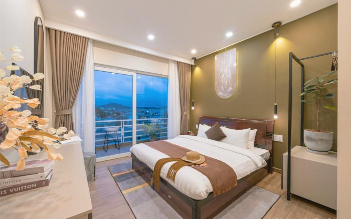 Villa Uyên Khang Đà Lạt - View Nhà Đèn