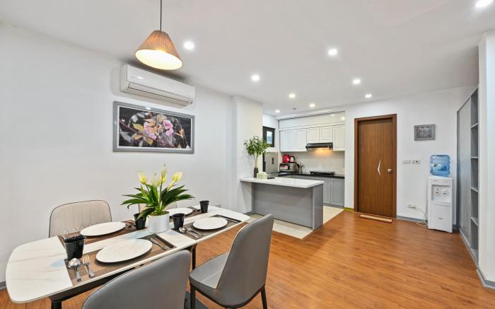 2BR apartment 20 Linh Lang near Lotte/Kim Ma