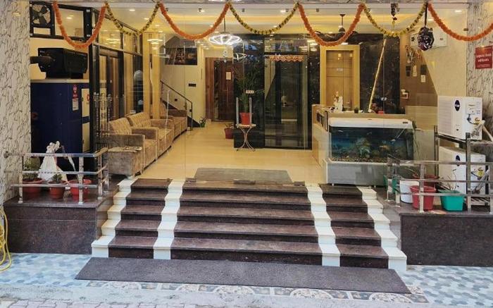 Hotel Vaidik Ganga, Near Parmarth Niketan